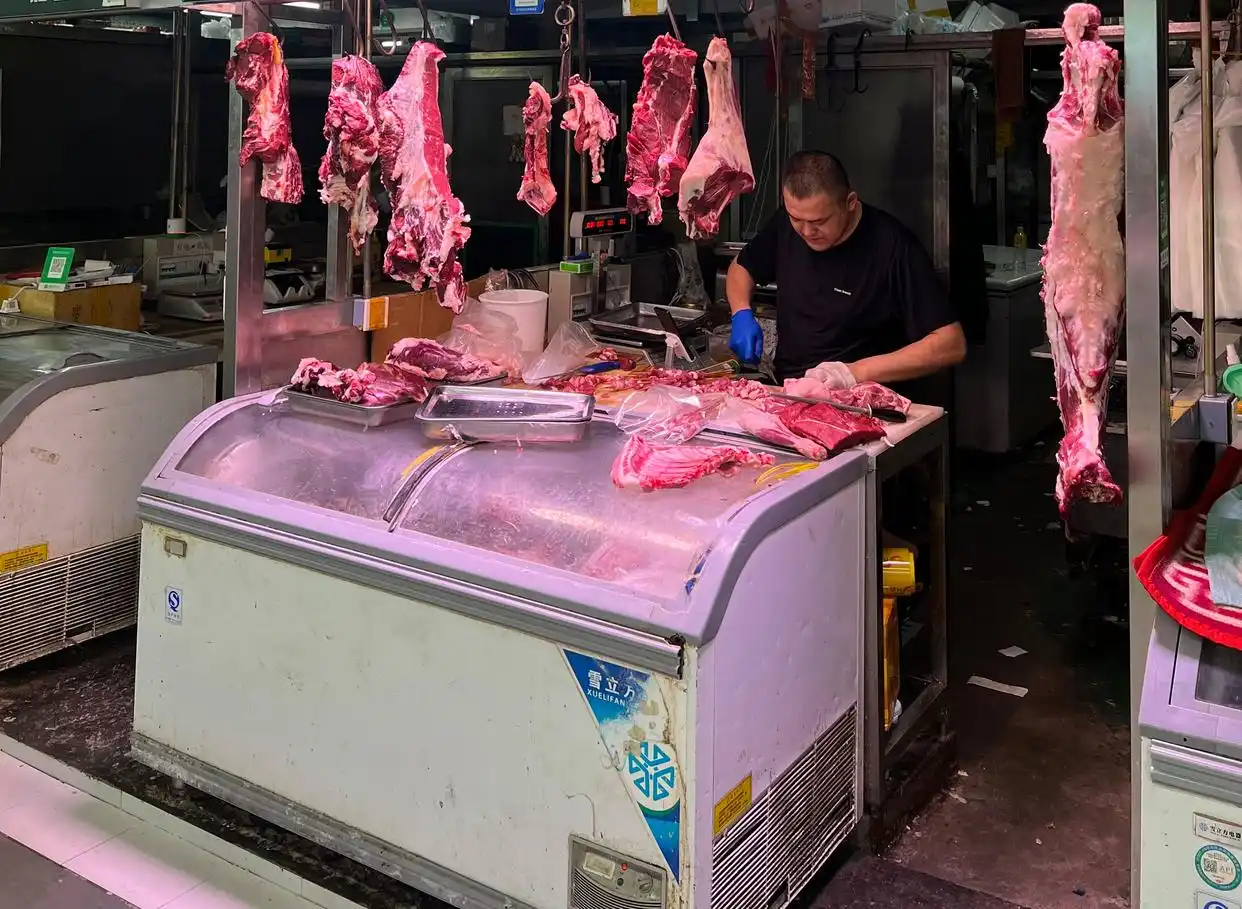 牛肉价格跌至去年以来新低，后续走势如何？记者深入调查