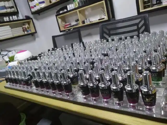 中国美甲行业发展迅猛，规模达千亿，技术革新推动产业升级