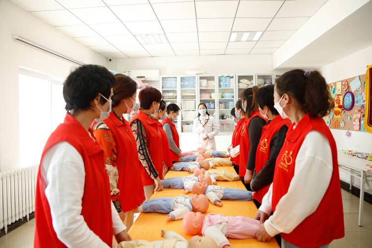 天津月嫂公司服务范围：嘉泰月嫂能提供什么护理服务