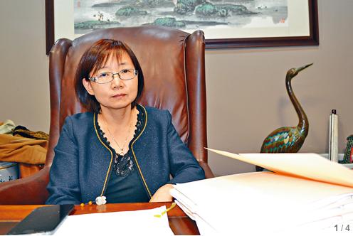 两名前雇员伪造支票，加籍华人律师变卖财产赔偿客户