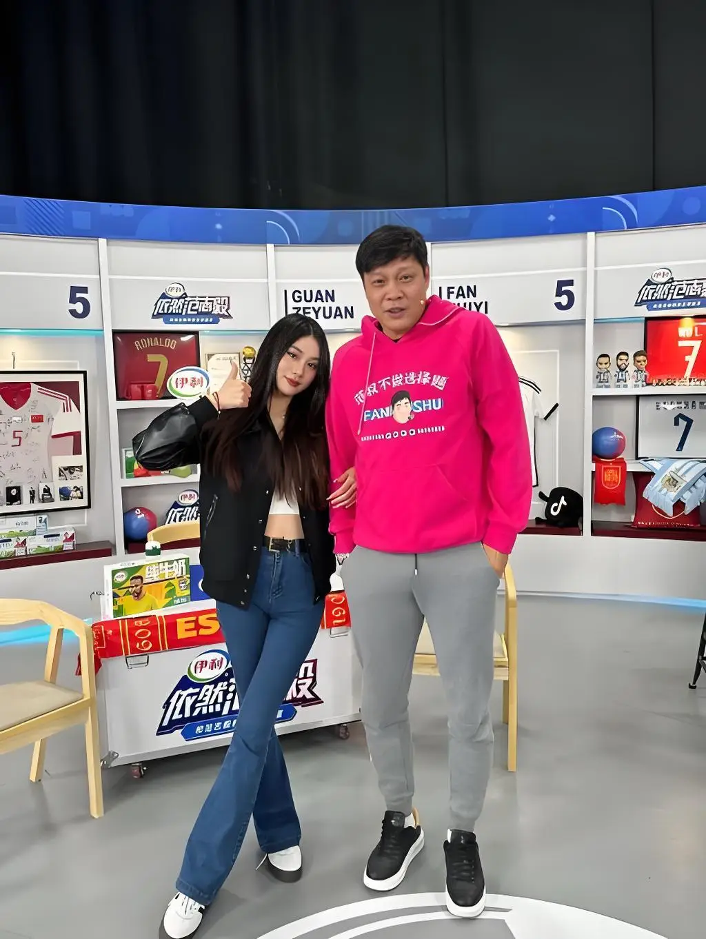 范斯晶复旦大学深造_范志毅小女儿100天办洒_范志毅千金27岁庆生照曝光